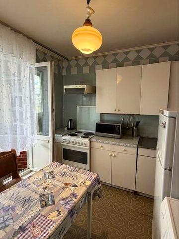 2к проспект Голосеевский 21 (46кв) средний этаж косметический ремони