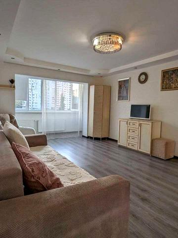 Пішонівська вул., 7
