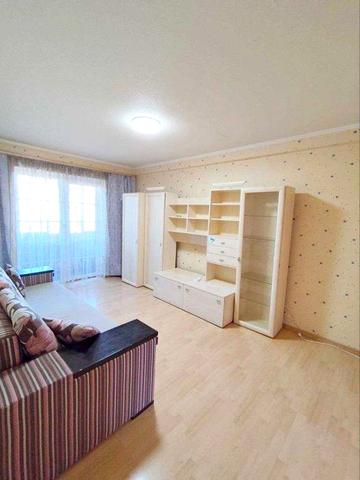 Продам трикімнатну Лівобережна Мартоса, 5а