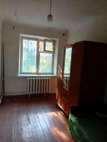 Продам власну квартиру для проживання Двох кімнатна перший поверх продаж терміново