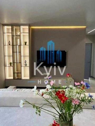Продаж сучасної квартири ЖК Варшавський 2 вул. Олександра Олеся 4 поверх ЖК Варшаський 2