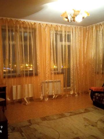 Сдам большую 1 комн квартиру метро Защитников Укоаины