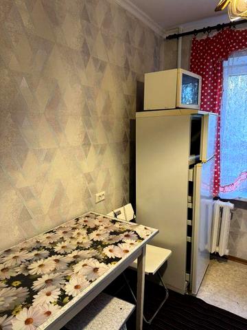 Сдам однокомнатную квартиру на проспекте Небесной сотни.