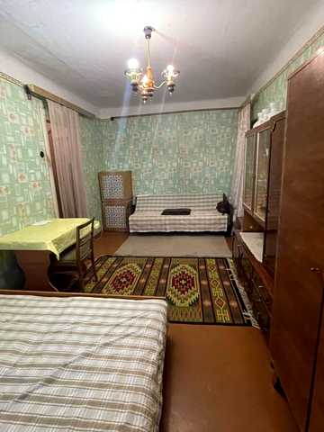 Мирна вул., 8