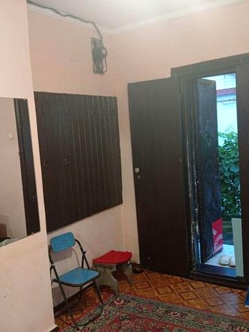 Терміново здам довгостроково частину житлового будинку двом військо службовцям.