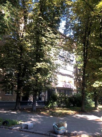 2-к квартира. Печерський узвіз 19