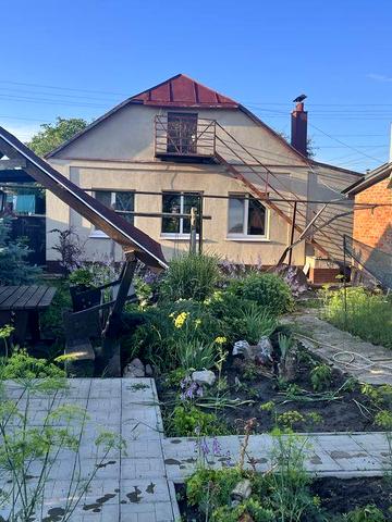 Будинок район Баси із земельною ділянкою – ідеальний варіант для сім’ї