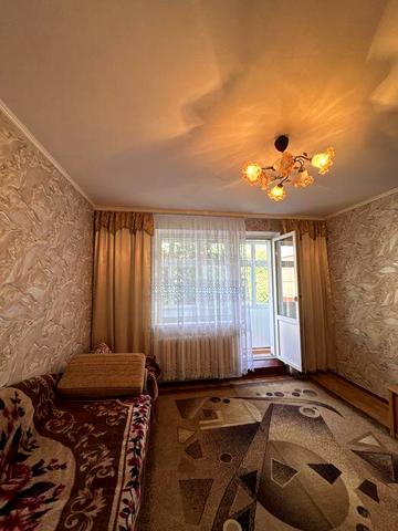 Оренда 3-кімнатної квартири по вулиці Руській, біля спортзалу «Статус».