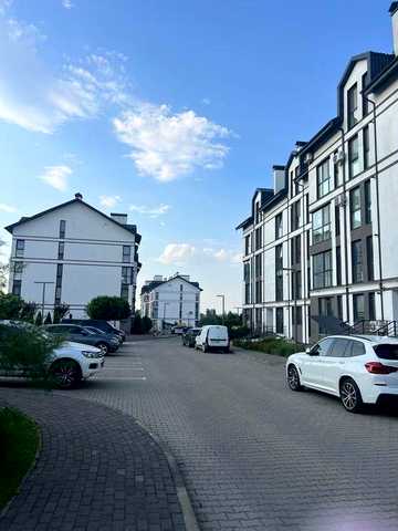 Продам 3 з кімнатну квартиру площею 135 м2 в житловому . 4/5 комплексі Юпітер . Вул. Миру