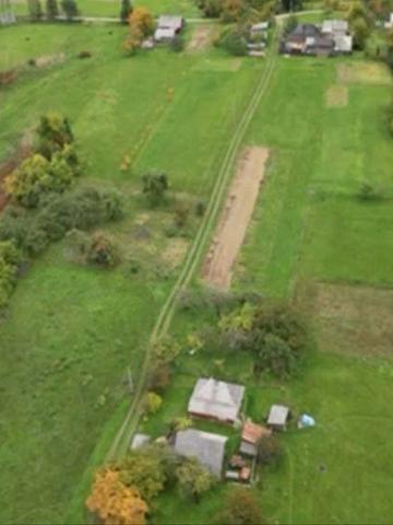 Продаж будинку в Карпатах з госп.буд ,зем. ділянка (07462 Га)
