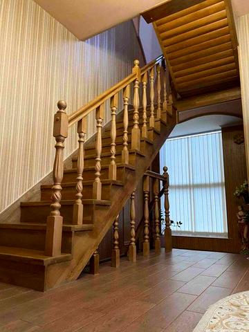 Продам 3-х поверховий будинок