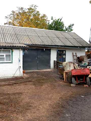 продам пів хати в селі
