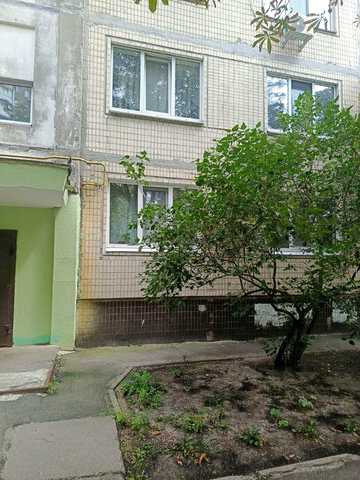 Продается под ремонт 1к метро Ипподром,Лятошинского 8а