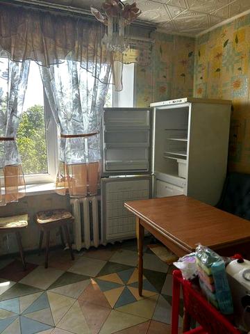 Продам 2-к квартиру на улице Новошкольной