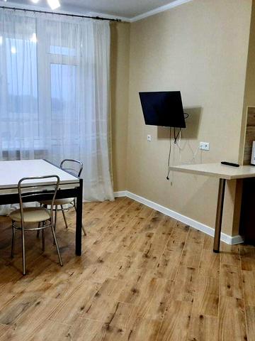 Продам 2к квартиру у ЖК The Lakes, 10 буд (моноліт, не панелька як 11 буд))! Власник квартири. Без комісії. Можлива продаж за держ програмами ЖК The Lakes