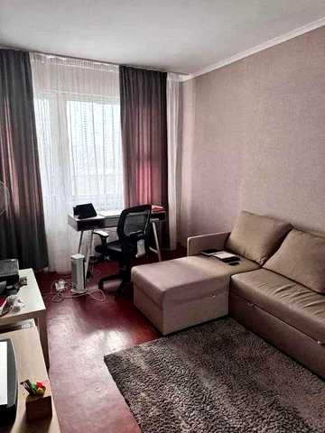 Продаж квартири метро Житомирська -15 хвилин пішки