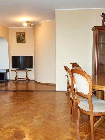 Лесі Українки бульв., 9-В