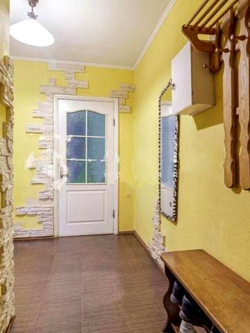 Продаю свою 1-к, м. Житомирська+ погріб(укриття)..