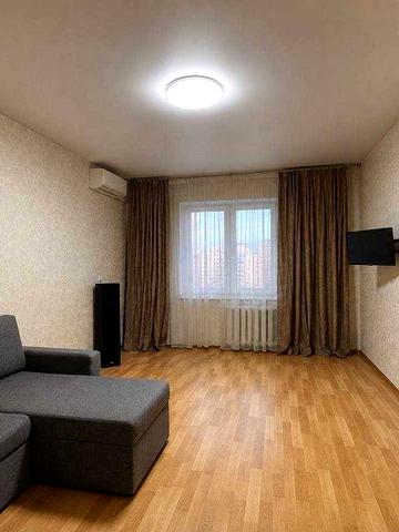Продаж 1к квартири 43.3 м2, вул Драгоманова 8А Дарницький р-н, метро Позняки