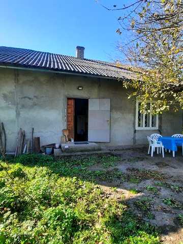 Житловий будинок з великою ділянкою біля річки Дністер, смт. Журавно