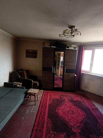 Продається 1 кімнатна вул Київська.