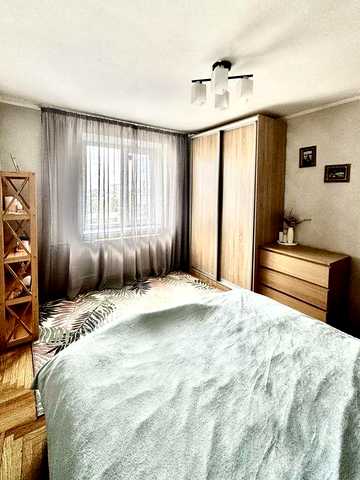 Продаж 3-х кімнатноі квартири біля метро