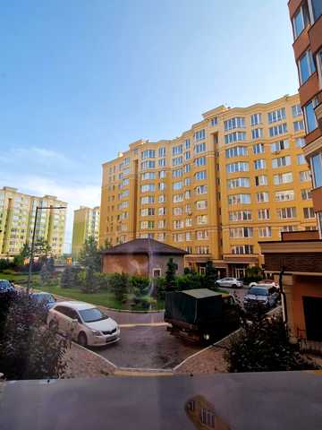 Клубна вул., 10