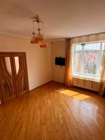 Продаж 3-кімнатної квартири в центральній частині вул. Недецеї