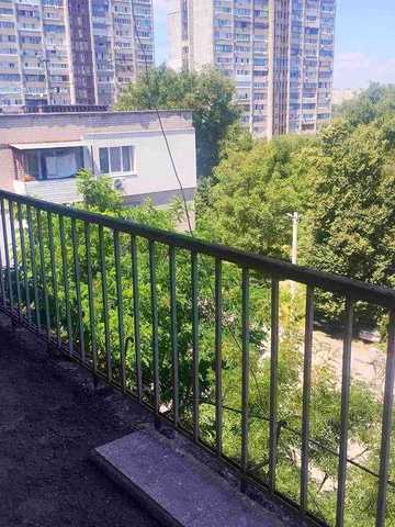 Продам 1 комн квартиру на Титова, 12. Проспект Поля