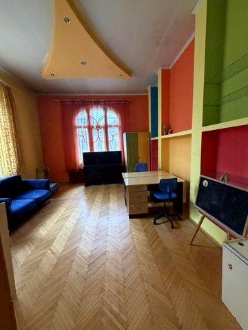 Здається  в оренду 2х рівнева 3кім. квартира вул.Лепкого