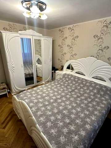 Квартира 3к-кімнатну  відродження три кімнати