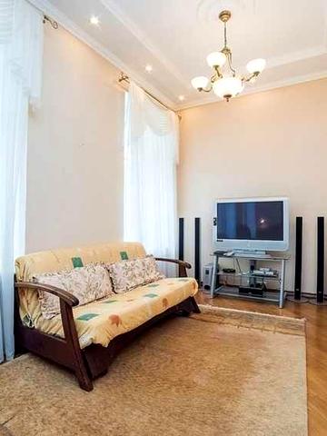 Оренда 4к квартири 145квм на Контрактовій площі, вул.Костянтинівська, 1.