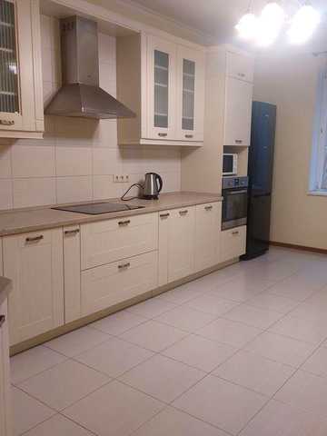 Сдам 3 комн . квартиру Дмитриевская , 75