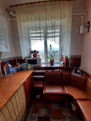Двокімнатна Квартира у центрі Білогірʼя з окремою кухнею