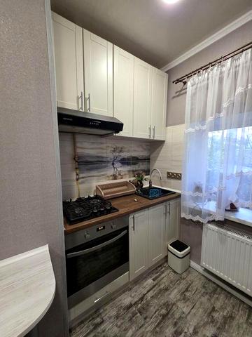 Здам в оренду  частину будинку по вул. Л.Ратушної.