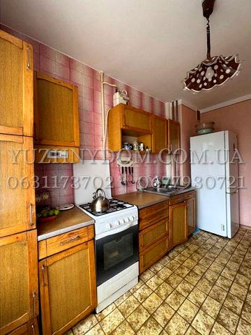 Продам 3-и кімнатну квартиру в 3-му мікрорайоні