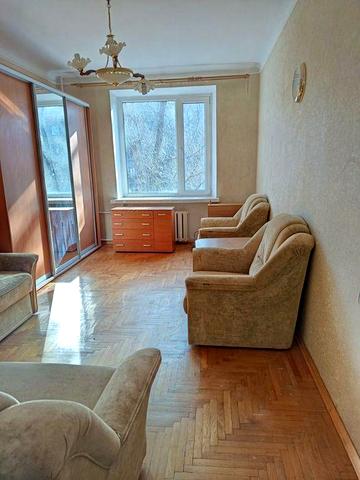 Здається 2 кімнатна квартира в центрі