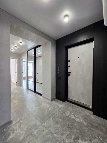Продаж двокімнатної квартири із новим ремонтом