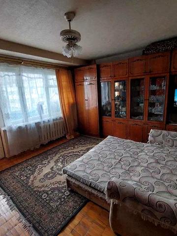 Василя Кучера вул., 8