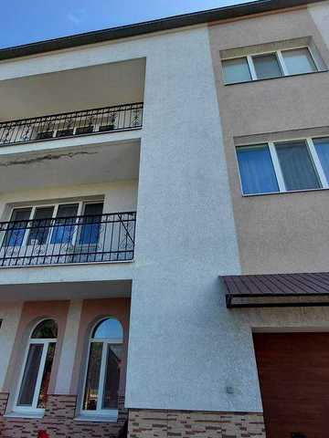 Продається чудовий будинок 290 м.кв у м. Збараж