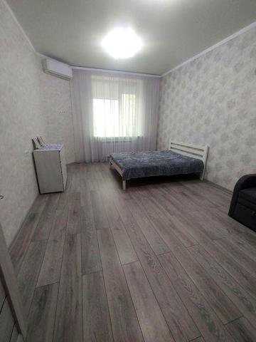 Заболотного, ТРЦ Семья,  новый дом, газ,  3 этаж