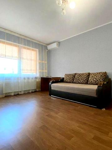 М. Іподром, 5 пов, вул. С. Кішки, 5д, до метро 7 хв пішки, 1 кімнатна