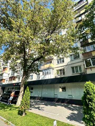 Продам 3-квартиру по вул.Новогоспітальна 5