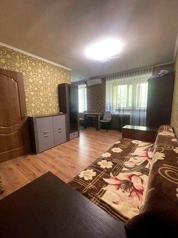* Світла 1-кімнатна квартира-студія по вул. Андрія Мельника, 6