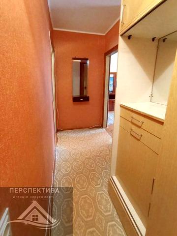 Недорога  2 -кімнатна квартира неподалік від центру. Середній поверх