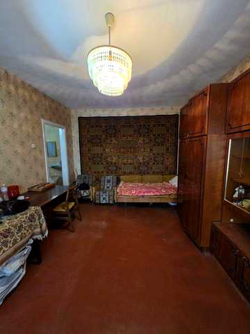 Продаж просторої 1к квартири.  Борщагівка.  Вул. Жмеринська 32