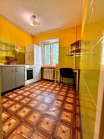 Продам двокімнану квартиру, Вінстона Черчеля 20, перший поверх, Дніпровський р-н.
