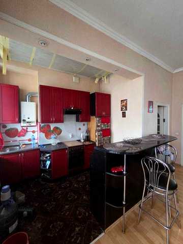 Продам 3-комнатную квартиру 120м2 в центре | м. Научная, ул. Чичибабина | 5/5 лифт