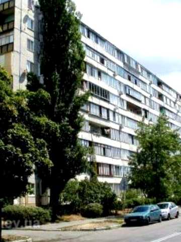 Продаж 3к квартири 72 кв.м з еркером на 1 поверсі.  Бульвар Бучми 7. Березняки