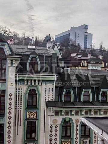 Воздвиженка | Простора 2к 75 м², стелі 3.3 м, мансарда | Воздвиженська 14